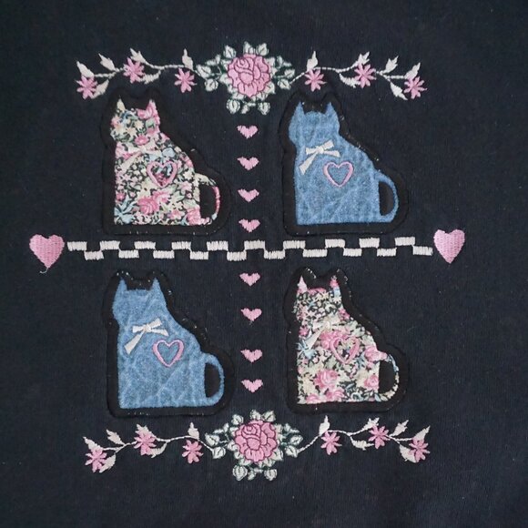 Vintage Black Embroidered Pink Cat Kittens Floral Sweatshirt Cottagecore  M - Picture 8 of 9
